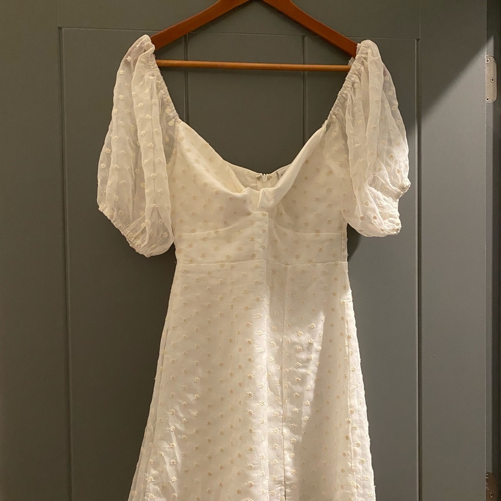 Selfie Leslie White puff sleeve dress